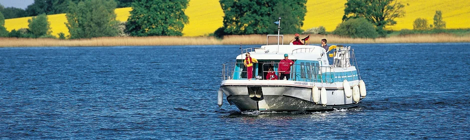 Die schönsten Hausboot-Reviere in Deutschland: Wo man mit dem Hausboot zu Hause ist Headmotiv