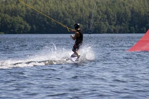 Was ist Wakeboarding?