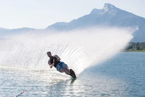 Wasserski- und Wakeboard-Anlagen