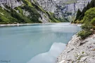 Das graublaue Wasser vom Panixersee