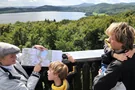 Familie auf dem Lydia-Turm am Laacher See