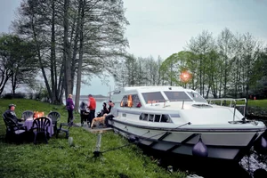 Le Boat Anlegen mit dem Hausboot