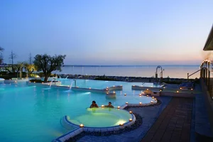 Pool der Therme di Sirmione am Gardasee