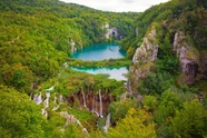 Zahlreiche Wasserfällen im Nationalpark