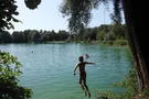 Badeweiher Markt-Schwaben Sprung ins Wasser