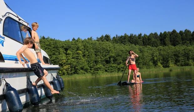 Familienurlaub auf dem Hausboot Familienurlaub auf dem Hausboot Le Boat Urlaubsangebot