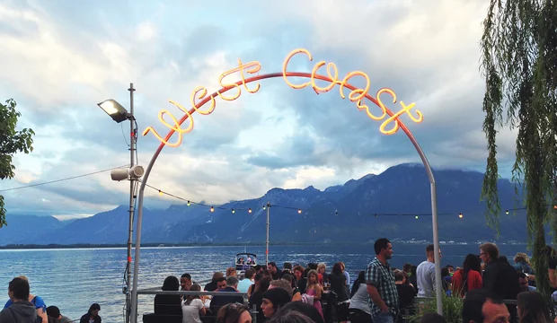 Den Abend ausklingen lassen mit Blick über den Genfersee beim Montreux Jazz Festival