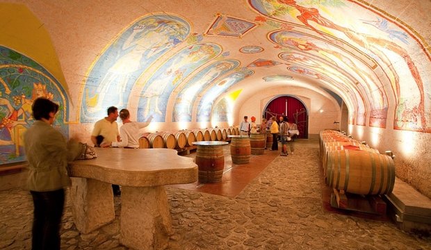 Besonderer Weinkeller in Kaltern (wein.kaltern) Besonderer Weinkeller in Kaltern