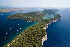 Die Insel Dugi Otok mit Salzsee