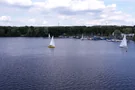 Segelboote auf dem See