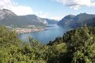 Boot-Anlegestelle am Ufer des Comer SeesBlick auf den Comer See 