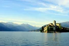 Blick auf den Ortasee und auf die  kleine Insel San Giulio