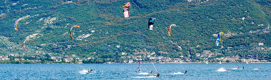 Kitesurfen: Ausrüstung und Kosten Headmotiv