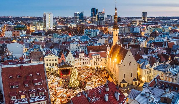Weihnachtsmarkt in der Altstadt von Tallinn Weihnachtsmarkt in der Altstadt von Tallinn