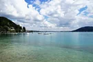 Blick auf den Attersee mit Segelbooten