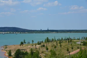 Das türkise Wasser des Störmthaler Sees lädt zum baden ein