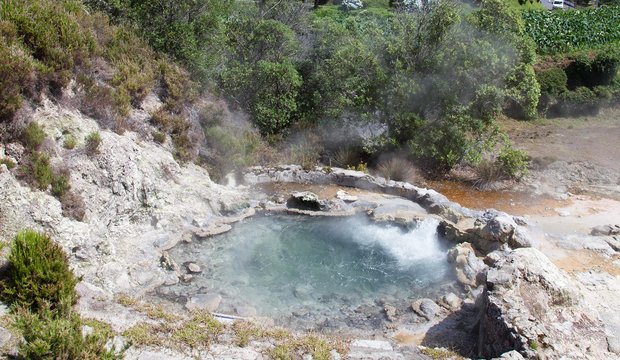 Heiße Quellen auf den Azoren Heiße Quellen auf den Azoren