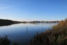 Strahlend Blauer Himmel über dem wunderschönen Russee