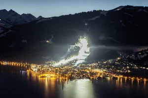 Skifahren bei Nacht auf der Schmittenhöhe Skifahren bei Nacht auf der Schmittenhöhe