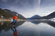 Eisläufer auf dem Weissensee