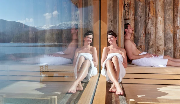 Kelo-Seesauna mit Blick auf den Eibsee Kelo-Seesauna mit Blick auf den Eibsee
