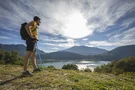 Wandern mit Blick auf den Lago di Caldonazzo