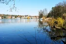 Ein strahlend blauer Himmer über dem Stölpchensee