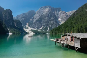 Der Pragser Wildsee mit Booten Der Pragser Wildsee mit Booten