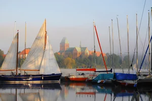 Boote vor der Dominsel auf dem Ratzeburger See