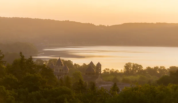 Der Laacher See bei Sonnernuntergang