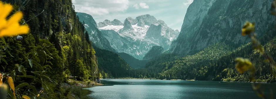 Wir zeigen Euch atemberaubende Natur, die von Wasser geprägt ist: Nationalparks, Naturschutzgebiete und einzigartige Regionen mit unberührten Wälder und Wiesen, rauschenden Bächen, kristallklaren Seen, weiten Gebirgsketten und naturbelassene Küstenflächen.