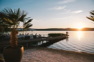 DL23 Insel der Sinne - Terrasse am See