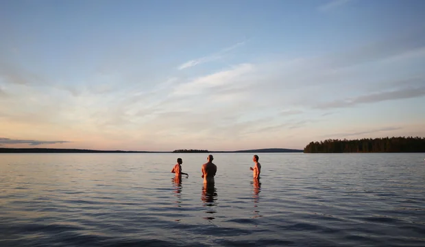 Baden im finnischen See