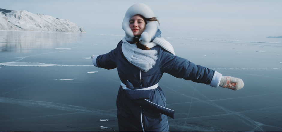 Eindrucksvolle Eiswüste auf dem größten Süßwassersee der Erde
