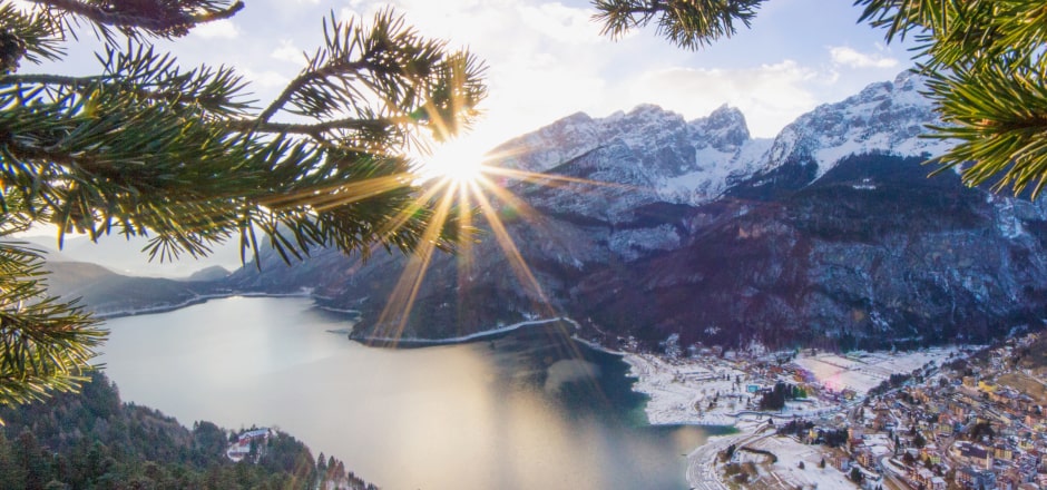 Der Lago di Molveno: Ein wahres Paradies für Wintersportler und Naturliebhaber